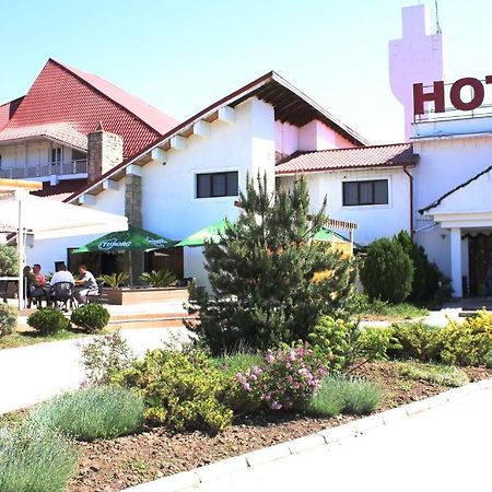 Hotel Magura Verde Bacau Exterior photo